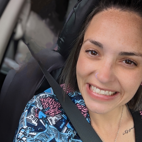 Meet your Posher, Jess - Picture 1 of 4